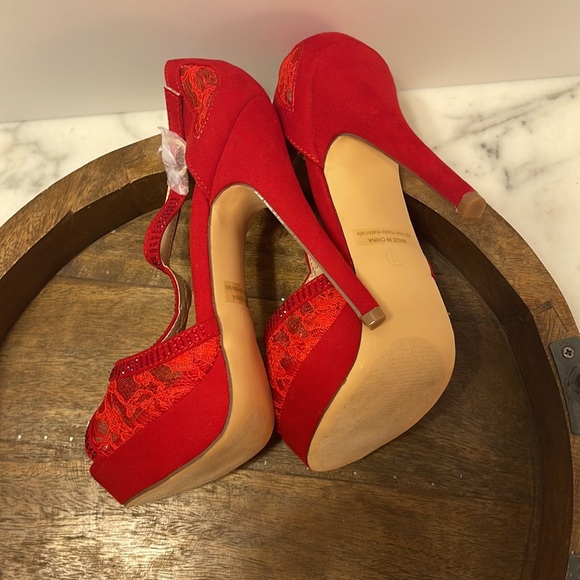 Red Rhinestone 7 1/2. 5 inch Stiletto heel shoes. Dream pairs Never worn. - Picture 4 of 8